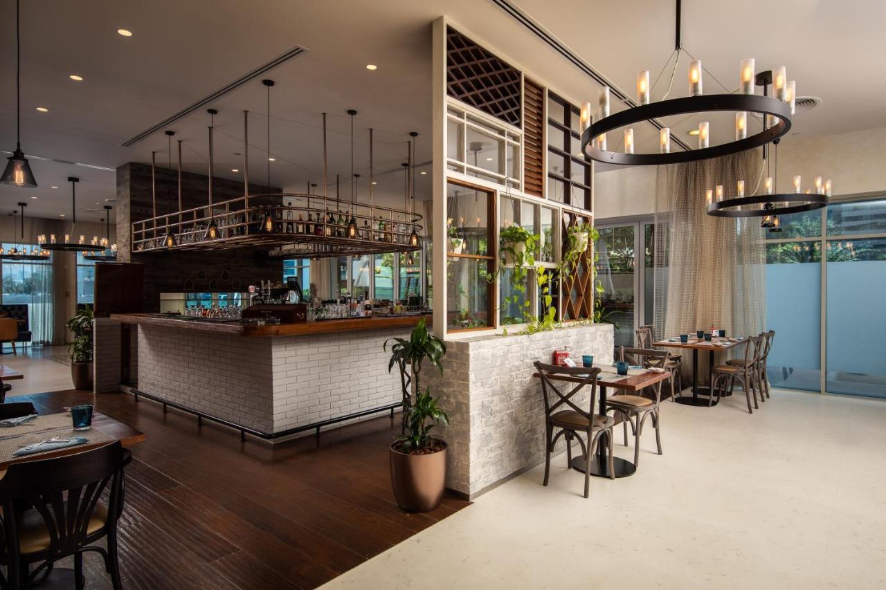 Pullman Dubai Jumeirah Lakes Towers Exteriér fotografie The Bar