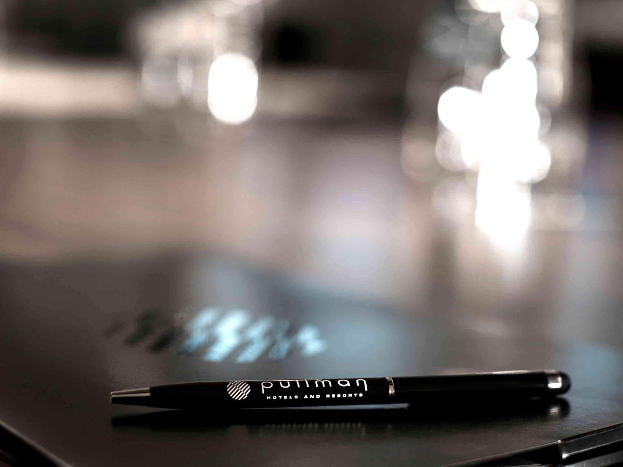 Pullman Dubai Jumeirah Lakes Towers Exteriér fotografie Ponman ballpoint pen