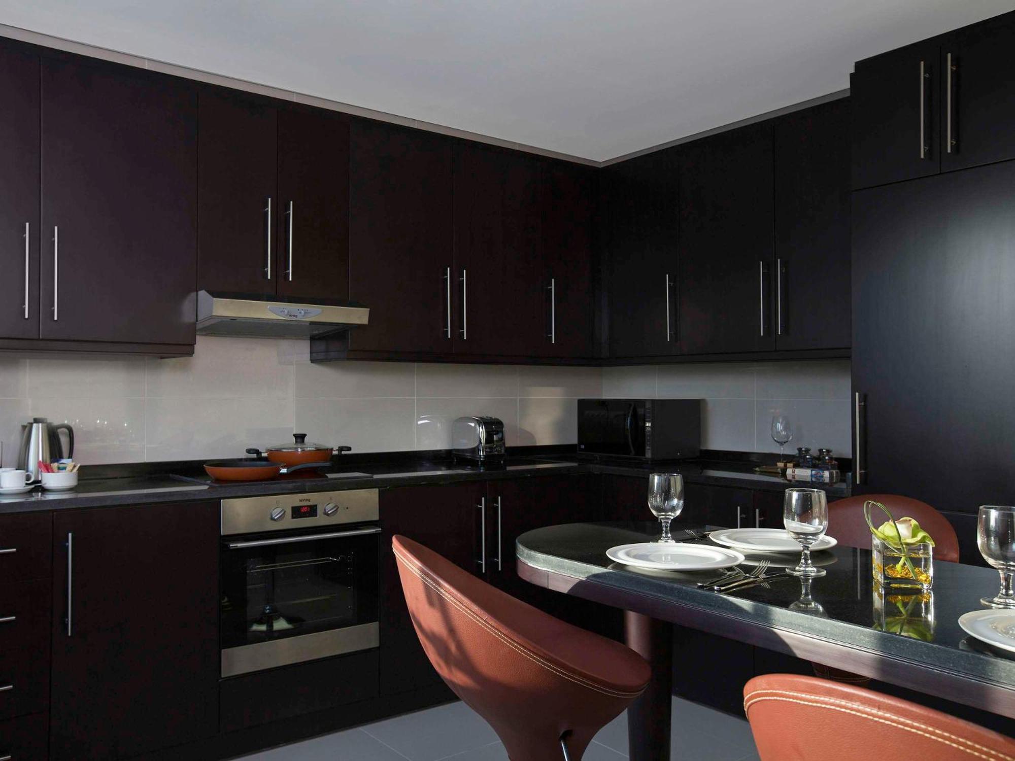 Pullman Dubai Jumeirah Lakes Towers Exteriér fotografie Kitchen
