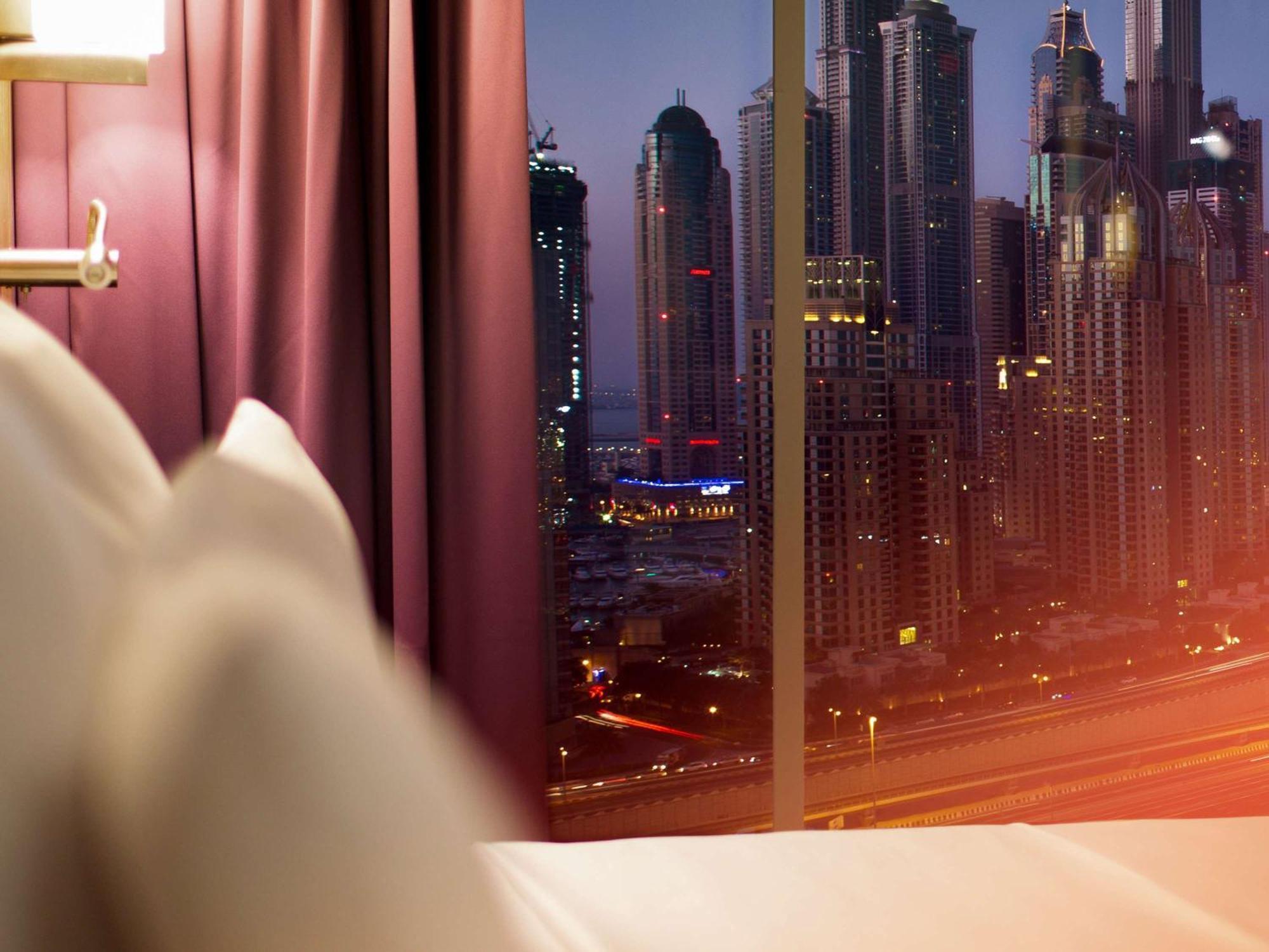 Pullman Dubai Jumeirah Lakes Towers Exteriér fotografie View from a room